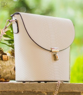 бяла чанта SARI