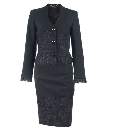 Черна дамска вълнена пола с бродерии до коляното