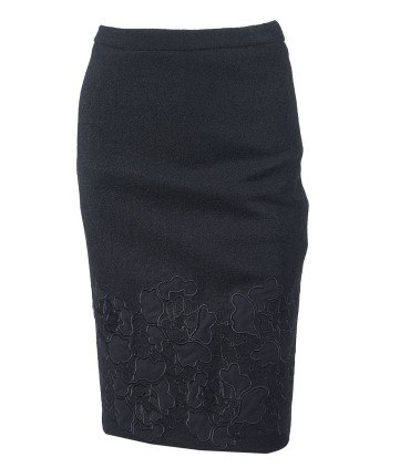 Черна дамска вълнена пола с бродерии до коляното