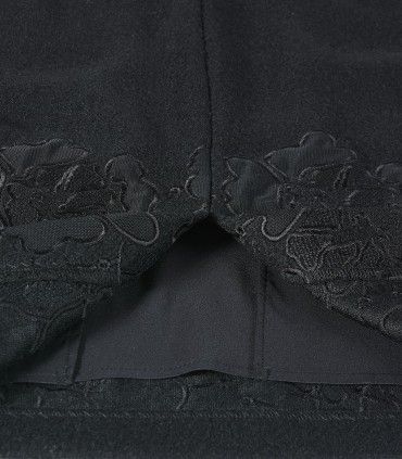 Черна дамска вълнена пола с бродерии до коляното