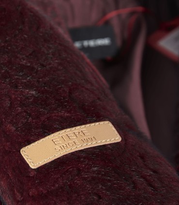 Късо дамско Пухкаво палто в як бордо цвят с колан от ЕТЕРЕ