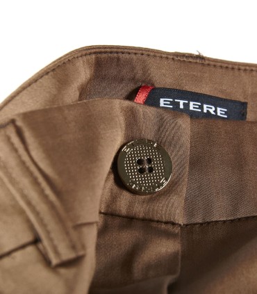 Дамски златисто-кафяв прав панталон с нормална талия.