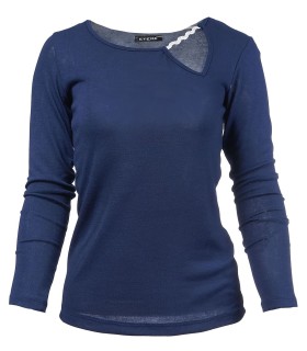 Дамска синя блуза с дълъг ръкав - дюсов цвят. Изчистена и елегантна.