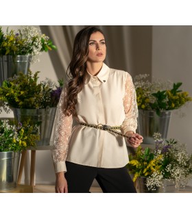 Дантелена риза в бежав цвят и дълъг ръкав от Етере