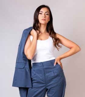 Летен бял топ от еластична материя