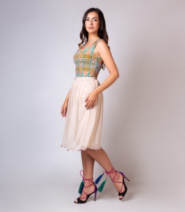 Дантелена пола с ластик в нежно бежаво