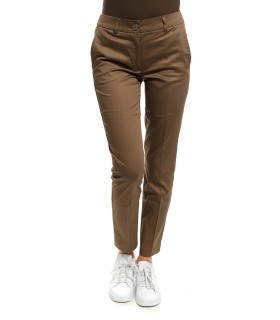 Спортно-елегантен панталон със странични джобове