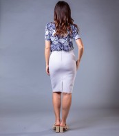 Елегантна дамска пола в светло сив цвят