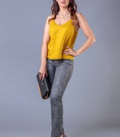Дамски топ в актуален цвят горчица