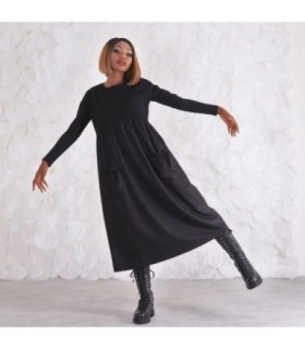 Черна свободна рокля с джобове