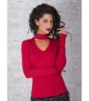 Червена блуза с висока яка