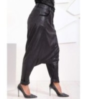 Панталони от изкуствена кожа с ниско дъно и тесни крачоли тип Харем