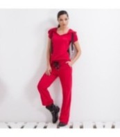 Комплект с блуза с качулка с къси ръкави и свободни панталони с ниско дъно