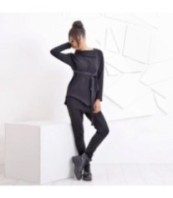 Комплект от две части панталон с ниско дъно и риза с дълги ръкави