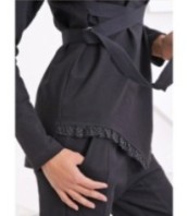 Комплект от две части панталон с ниско дъно и риза с дълги ръкави