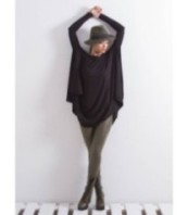 Свободна черна туника