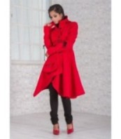 Червено асиметрично палто