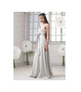 Ленена шаферска рокля