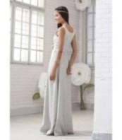 Ленена шаферска рокля