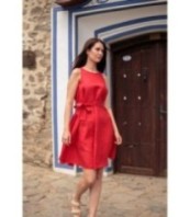 Червена ленена рокля с колан