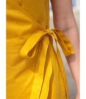 Жълта кафтанена рокля