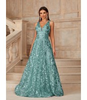 Дълга официална рокля с пайети и дълбоко V-деколте