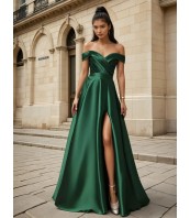 официална зелена рокля с открити рамене и гол гръб – бална рокля 2026