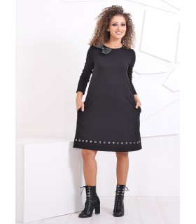 Черна свободна рокля с джобове, капси и дълъг ръкав