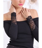 Черен топ с паднало рамо и дантела – Елегантна блуза ETERE