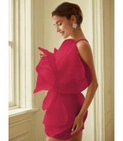 Къса червена рокля с цвете и едно рамо  бал 2026